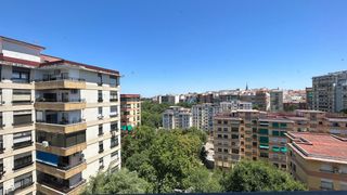 Alquiler Piso  Calle doctor fleming. Atento estudiantes alquiler piso, se encuentra muy céntrico.
