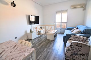 Location Appartement  Calle lezcano. Alquiler de piso de tres dormitorios