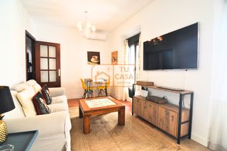 Rent Flat  Calle clavellinas. Alquiler de piso reformado en pleno centro de cáceres