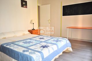 Rent Flat  Calle santa teresa de jesus. Atento estudiantes alquiler piso, se encuentra muy céntrico.