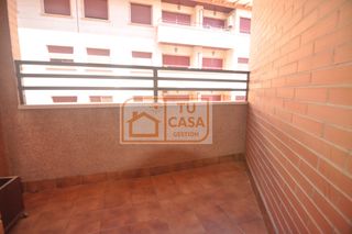 Location Appartement  Calle león leal. Alquiler de piso de dos dormitorios. a un minuto de la cruz