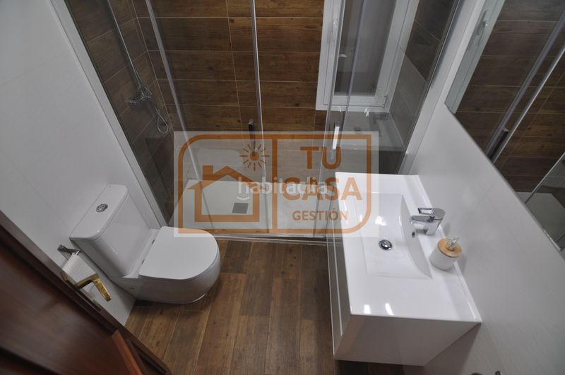 Foto a8f36f4f-1ce4-4e16-b642-56e3a570cea5. Pis amb calefacció aparcament piscina a Fuente del Berro Madrid