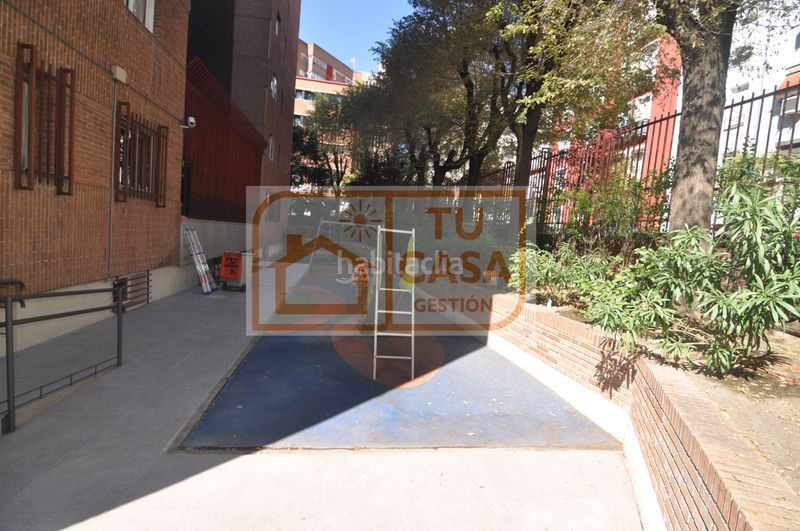 Foto e112aacc-299d-4840-9de1-620fa13b48fd. Pis amb calefacció aparcament piscina a Fuente del Berro Madrid