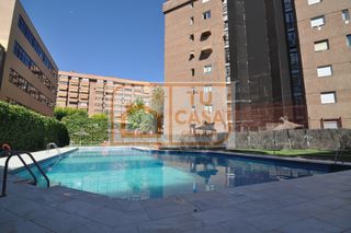 Pis  Calle de bocángel. Exclusiva vivienda de 4 dormitorios, 3 baños y garaje en fuente