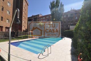 Pis  Calle de bocángel. Exclusiva vivienda de 4 dormitorios, 3 baños y garaje n el barri