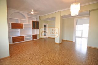Location Appartement  Calle periodista sánchez asensio. Alquiler piso sin amueblar en cáceres de 4 dormitorios, 2 baños