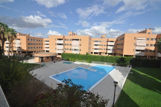 Location Appartement  Calle los alimoches. Alquiler de piso en zona montesol ap32