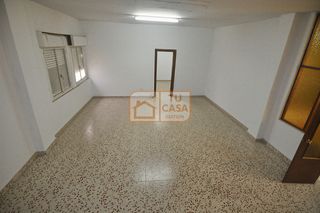 Local Comercial a Calle Santa Joaquina de Vedruna
