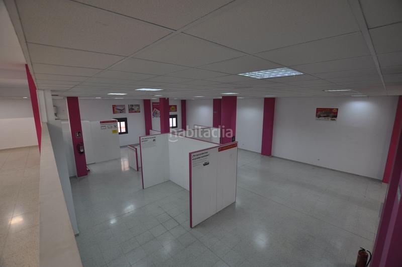 Foto 9f70e67f-ace4-4be7-8c27-bffe6f1b03a4. Alquiler local comercial obtén un excepcional local en el Centro con 291m2 construido, salida de humos, varios accesos, suelos de gres, climatiz en Cáceres