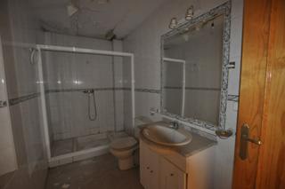 Maison à Calle corredera 21. Excelente venta de casa de 130m2 en dos plantas y 105m2