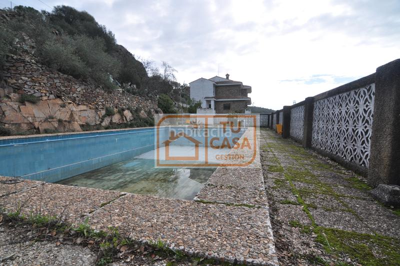 Foto 06f0ab46-7c1e-4537-bd70-c0ed3b33488c. Chalet with fireplace heating parking pool in Campus Universitario Cáceres