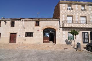 Rent Business premise in Plaza españa 16. Alquiler de excelente local en la plaza de españa de valdefuente