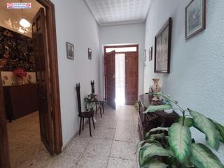 Casa en Alcázar de San Juan. Casa a reformar de dos plantas junto al parque cervantes