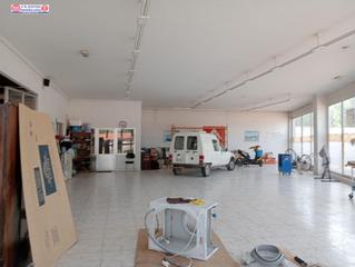 Miete Fabrikhalle in Villafranca de los Caballeros. Taller y exposicion para venta en vía principal de villafranca d