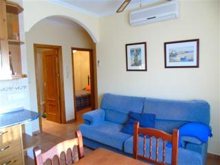 Lloguer Pis a Picón. Vivienda de 2 dormitorios y un baño. cuenta con salóncocina, air
