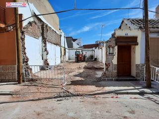 Terreno residencial en Alcázar de San Juan. Solar de 180 metros de parcela