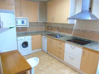 Rent Flat in Alcázar de San Juan. Piso en planta ático seminuevo de dos dormitorios con armarios e