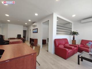 Lloguer Local Comercial a Alcázar de San Juan. Oficina con tres despacho, sala de juntas, recepcion, baño y arc
