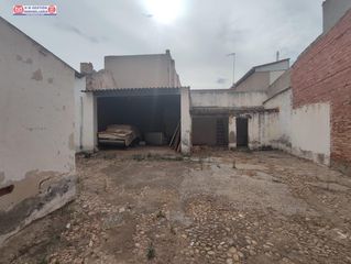 Casa en Alcázar de San Juan. Casa en parcela de 250 metros con 9,20 metros de fachada