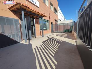 Location Local commercial à Alcázar de San Juan. Local preparado para bar con terraza de 50 metros, con baños ada