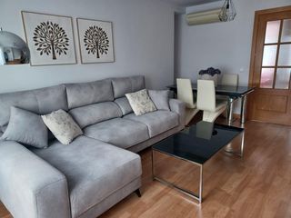 Location Appartement à Alcázar de San Juan. Amplio y luminoso piso de dos dormitorios , baño, salon, cocina