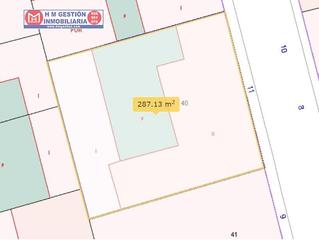 Terrain résidentiel à Alcázar de San Juan. Casa para derribo junto al colegio el santo con 16 metros de fac