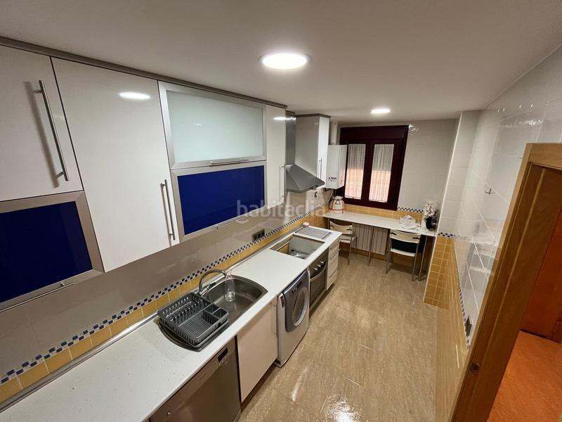 Foto 2f42deba-d2fc-4964-b64a-ee5410d18d62. Alquiler piso  de dos dormitorios totalmente amueblado, dos baños, terraza y piscina comunitaria en Alcázar de San Juan