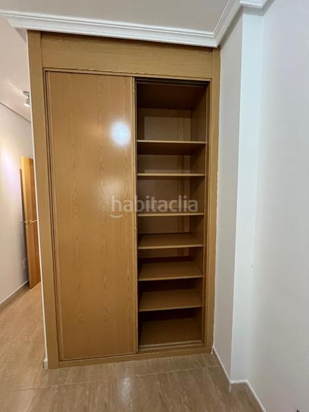 Foto c2138515-651e-4967-95f0-ac48929fb007. Alquiler piso  de dos dormitorios totalmente amueblado, dos baños, terraza y piscina comunitaria en Alcázar de San Juan