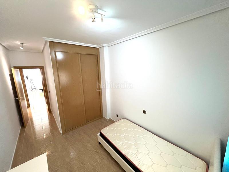 Foto d9c654b7-9a14-40f0-9f40-d640762f8712. Alquiler piso  de dos dormitorios totalmente amueblado, dos baños, terraza y piscina comunitaria en Alcázar de San Juan