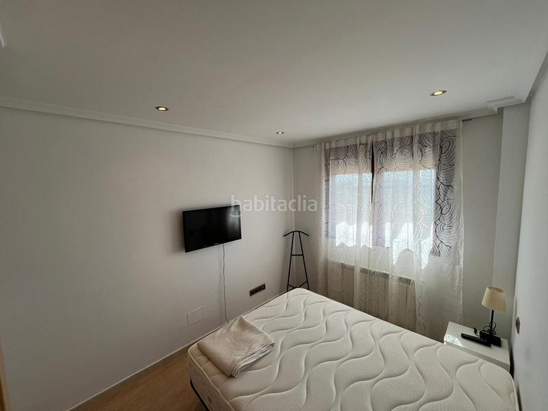Foto e9a81630-28b5-4af3-9ed1-7f6370c422d5. Alquiler piso  de dos dormitorios totalmente amueblado, dos baños, terraza y piscina comunitaria en Alcázar de San Juan