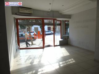 Lloguer Local Comercial a Alcázar de San Juan. Local comercial de 45 m2 con amplio escaparate y cierre automáti