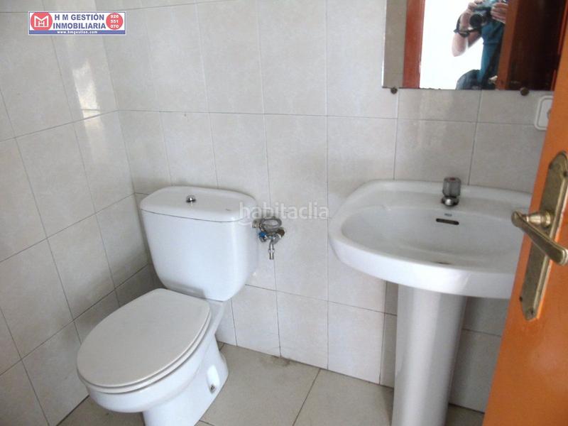 Foto 2007c998-ea24-4e6b-9509-989f8909c91c. Alquiler local comercial  de 45 m2 con amplio escaparate y cierre automático en Alcázar de San Juan