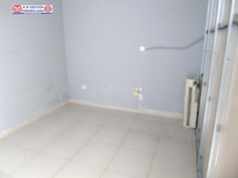 Foto 4b1b6349-2990-4766-86ac-18e5b75e97e4. Alquiler local comercial  de 45 m2 con amplio escaparate y cierre automático en Alcázar de San Juan
