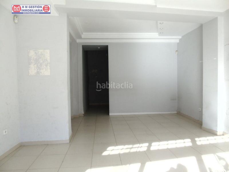 Foto c6e80ffd-7f55-498e-b41d-cbd7ab51a1a1. Alquiler local comercial  de 45 m2 con amplio escaparate y cierre automático en Alcázar de San Juan