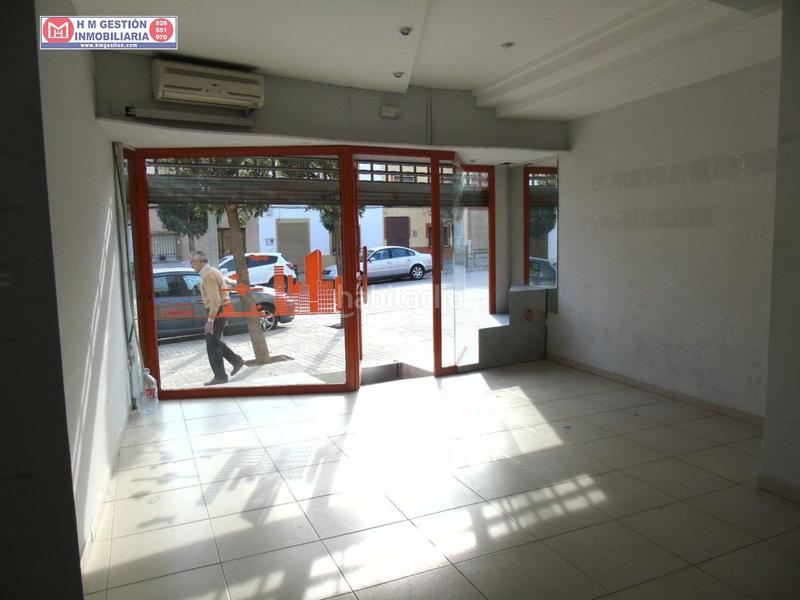 Foto e4d1b647-703b-4f5a-81ac-4cbed65a023b. Alquiler local comercial  de 45 m2 con amplio escaparate y cierre automático en Alcázar de San Juan