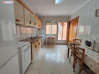 Casa a Alcázar de San Juan. Casa junto a plaza de españa de 170 metros de parcela con 2 pati