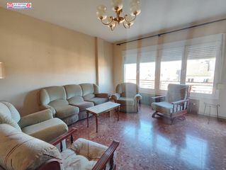 Piso en Alcázar de San Juan. Amplio piso de 4 dormitorios, aseo, baño y ascensor