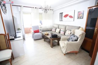 Pis a Alcázar de San Juan. Piso amplio junto a avda de herencia con 3 dormitorios, baño, as