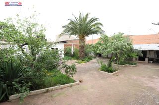 Maison à Puerto Lápice. Amplia casa en planta baja con 4 dormitorios, garaje cerrado y 2