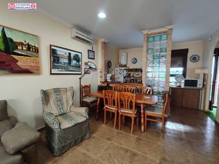 Casa a Alcázar de San Juan. Casa de planta baja de reciente construcción, con patio de 60 me