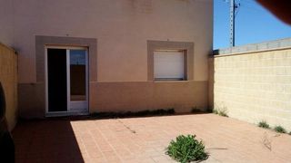 Semi detached house in Alcázar de San Juan. Se vende casa adosada en alameda de cervera