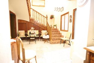 Casa in Alcázar de San Juan. Casa junto al hospital con 2 viviendas