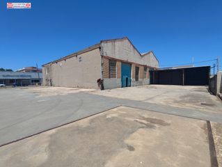 Miete Fabrikhalle in Alcázar de San Juan. Amplia nave industrial sobre parcela de 2.500 metros en alquiler