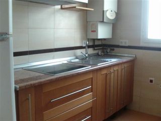 Location Appartement à Alcázar de San Juan. Ático de un dormitorio con amplia terraza, cocina independiente,