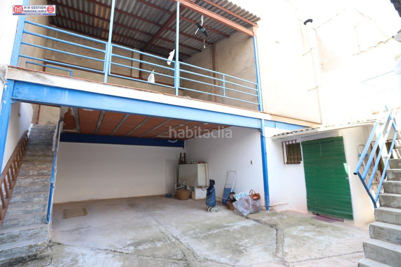 Foto 6a40a00a-76cb-4fcd-ab65-a8c9390e1d56. Casa amplia casa en esquina con patio y garaje junto a aguas de alcázar en Alcázar de San Juan