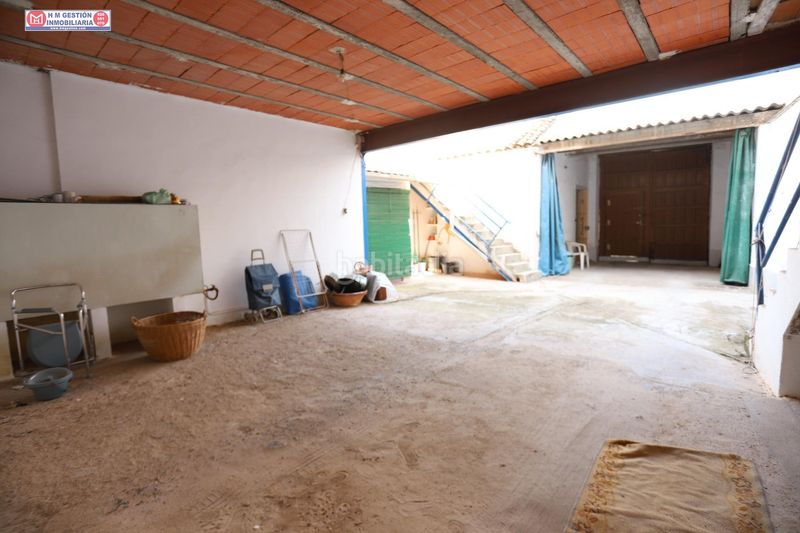 Foto 940a3d13-0dce-4cb8-8557-b0e7dc525b7f. Casa amplia casa en esquina con patio y garaje junto a aguas de alcázar en Alcázar de San Juan