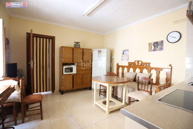 Foto a3e05e30-ab77-4623-b407-848d0d1748a6. Casa amplia casa en esquina con patio y garaje junto a aguas de alcázar en Alcázar de San Juan