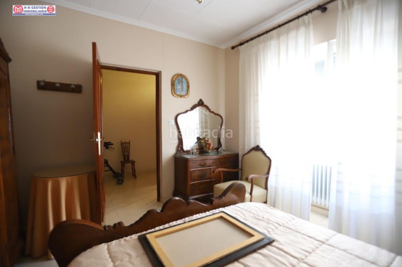 Foto bec79e62-8c86-4d4b-80e2-85a86b568111. Casa amplia casa en esquina con patio y garaje junto a aguas de alcázar en Alcázar de San Juan