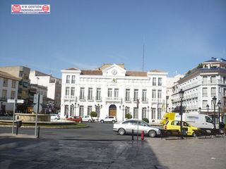 Autoparkplatz in Tomelloso. Garaje cerrado para dos coches junto a  plaza de españa