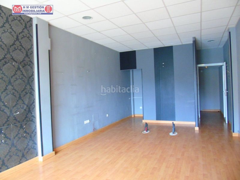 Foto 430b93df-60da-4a6f-b016-ef48951f5cea. Casa  en planta baja con local comercial mas salon , baño un dormitorioy en planta primera dos dormitorios y un baño , consultenos en Alcázar de San Juan